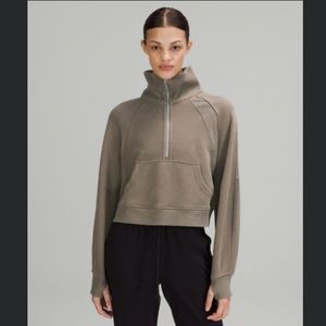 SCUBA OVERSIZED FUNNEL NECK HALF-ZIP
Rover
Size: XS/S